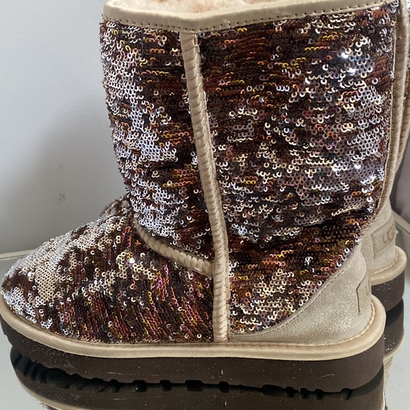 Ugg champagne sparkly sequined flip sequin boots - Picture 7 of 9